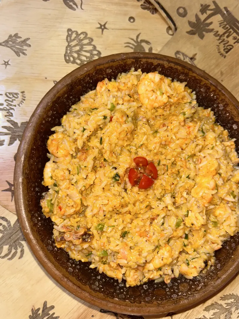 Arroz de 3 mariscos na panela de barro
